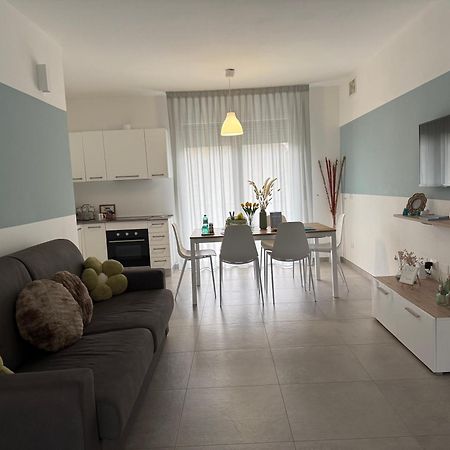 "La Terrazza Di Via Roma" Delta Del Po - Private Parking Leilighet Porto Viro Eksteriør bilde